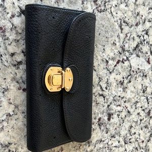 Louis Vuitton Black Mahina leather wallet
